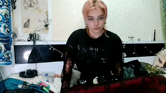 Snapshot of Sophie_Bell chatting on 06/07/26, 10:24 Sophie Bell online show from 06/07/26, 10:24