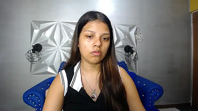 Snapshot of your_little_naughty1 chatting on 01/01/25, 10:35 your little naughty1 online show from 01/01/25, 10:35