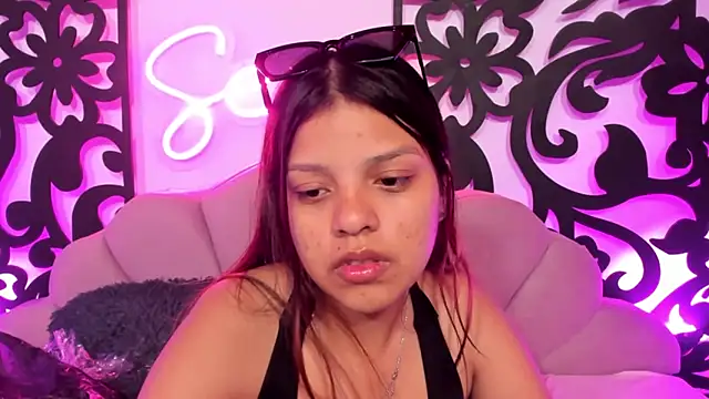 Snapshot of your_little_naughty1 chatting on 01/11/25, 10:29 your little naughty1 online show from 01/11/25, 10:29