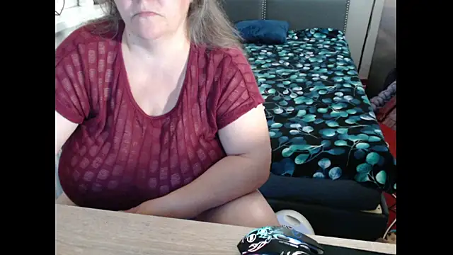 Snapshot of Sweetboobs chatting on 09/29/25, 07:30 Sweetboobs online show from 09/29/25, 07:30