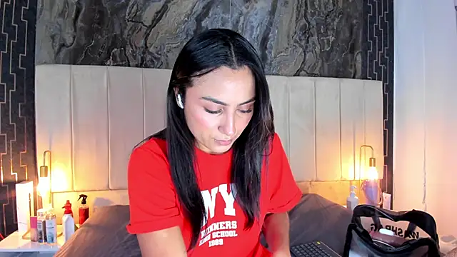 lia sofiia online show from 12/05/25, 09:29