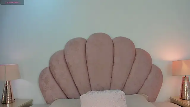 Nicole Paradise online show from 12/31/24, 12:57