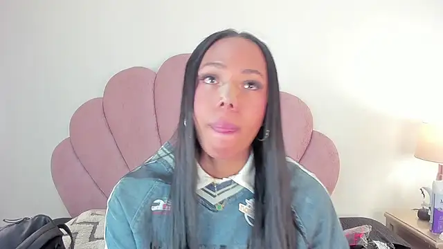 Nicole Paradise online show from 10/31/25, 12:50