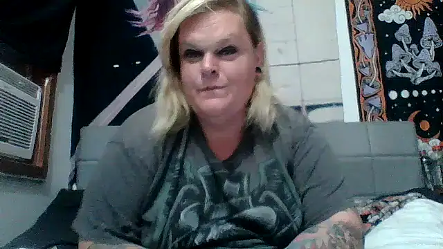 Snapshot of Trans_Girl_next_door420 chatting on 07/04/26, 01:23 Trans Girl next door420 online show from 07/04/26, 01:23