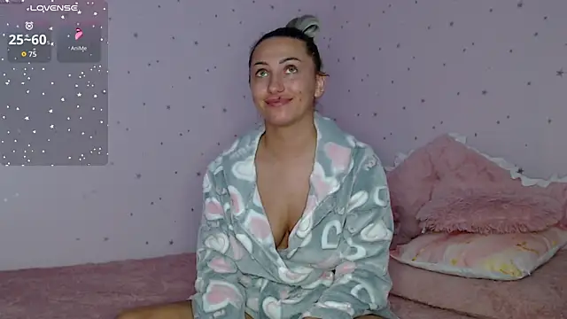 Snapshot of DeeaFUN25 chatting on 11/26/25, 04:41 DeeaFUN25 online show from 11/26/25, 04:41