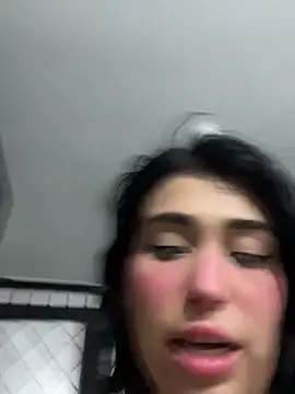 emma  cute   online show from 12/21/25, 11:39