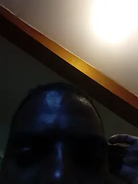 Snapshot of blackman933z chatting on 11/02/25, 02:41 blackman933z online show from 11/02/25, 02:41