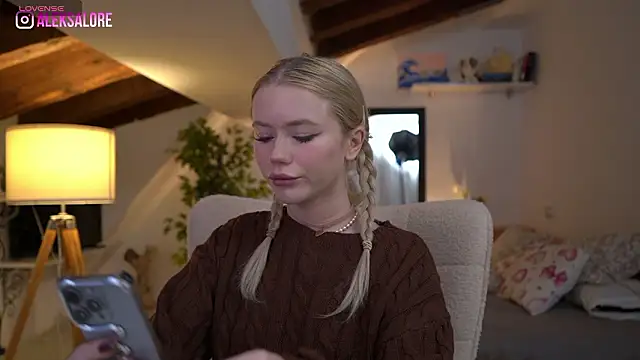 LexieLoree online show from 01/18/26, 04:05