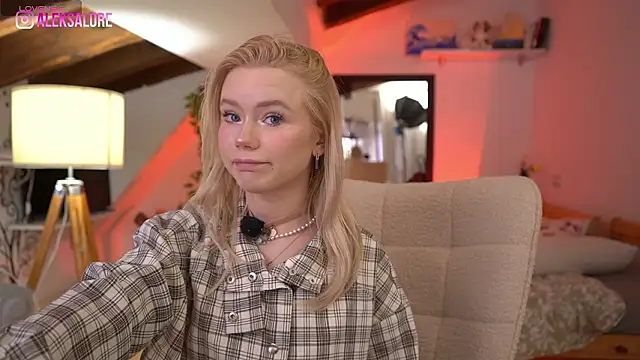 LexieLoree online show from 02/07/26, 04:05