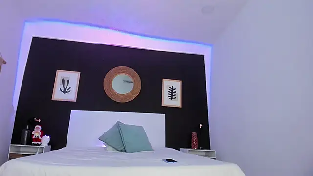 VioletPaket online show from 12/13/24, 10:02