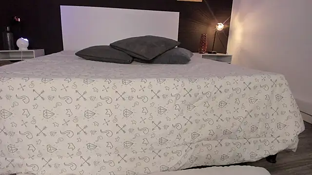 VioletPaket online show from 01/17/25, 08:44