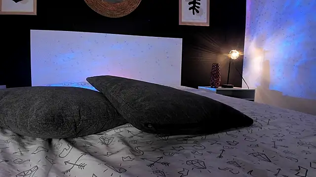 VioletPaket online show from 01/22/25, 01:10