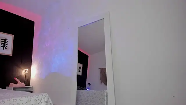 VioletPaket online show from 02/19/25, 12:35