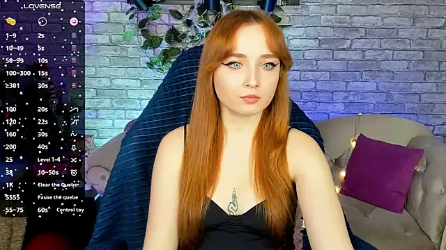 Snapshot of Emma_Chery chatting on 01/11/25, 01:43 Emma Chery online show from 01/11/25, 01:43
