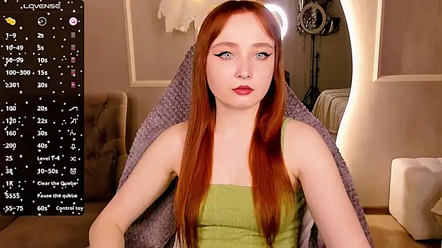 Snapshot of Emma_Chery chatting on 02/25/25, 12:03 Emma Chery online show from 02/25/25, 12:03