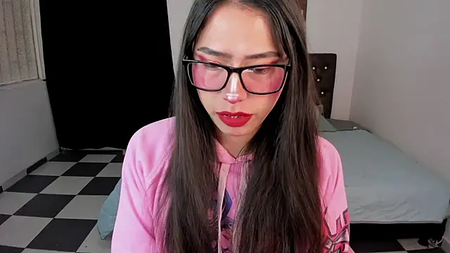 Snapshot of paula_kawaiifu_ chatting on 12/05/24, 02:11 paula kawaiifu online show from 12/05/24, 02:11