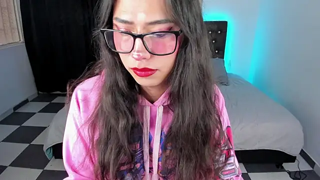Snapshot of paula_kawaiifu_ chatting on 03/08/25, 04:39 paula kawaiifu online show from 03/08/25, 04:39