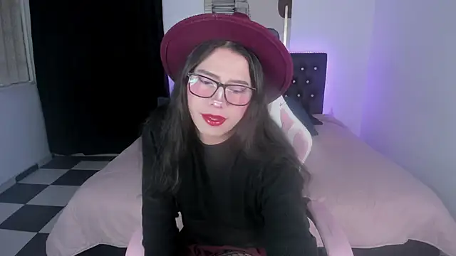 Snapshot of paula_kawaiifu_ chatting on 03/17/25, 02:01 paula kawaiifu online show from 03/17/25, 02:01