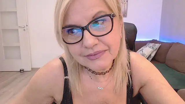 amberdoll4u online show from 12/16/24, 06:43