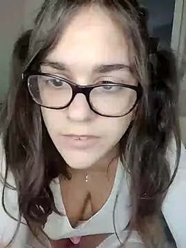 Snapshot of Miachan_LaGattinaVogliosa chatting on 10/14/25, 03:02 Miachan LaGattinaVogliosa online show from 10/14/25, 03:02