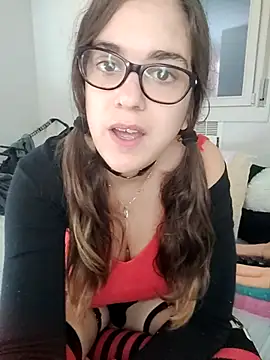 Snapshot of Miachan_LaGattinaVogliosa chatting on 10/15/25, 01:00 Miachan LaGattinaVogliosa online show from 10/15/25, 01:00