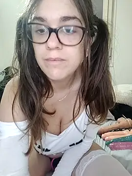 Snapshot of Miachan_LaGattinaVogliosa chatting on 10/31/25, 02:18 Miachan LaGattinaVogliosa online show from 10/31/25, 02:18