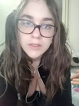 Snapshot of Miachan_LaGattinaVogliosa chatting on 11/14/25, 02:05 Miachan LaGattinaVogliosa online show from 11/14/25, 02:05