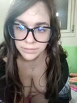 Snapshot of Miachan_LaGattinaVogliosa chatting on 02/15/26, 01:31 Miachan LaGattinaVogliosa online show from 02/15/26, 01:31