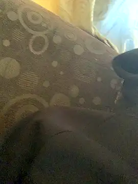 Snapshot of DManL chatting on 11/19/25, 04:12 DManL online show from 11/19/25, 04:12