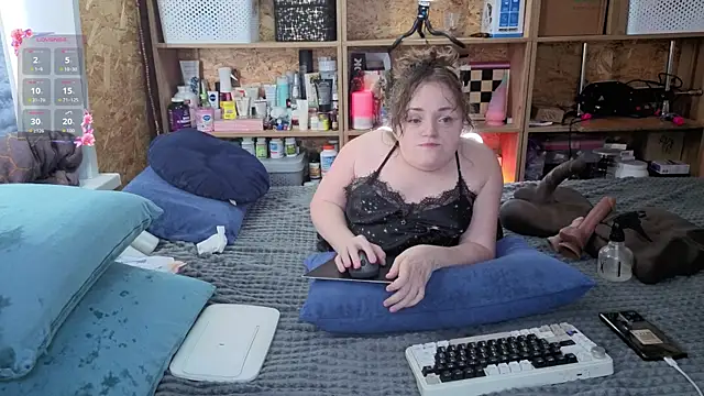 MiniNatalie online show from 02/25/26, 06:34