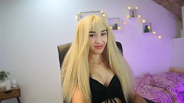 Amai  Liu online show from 10/19/25, 05:57