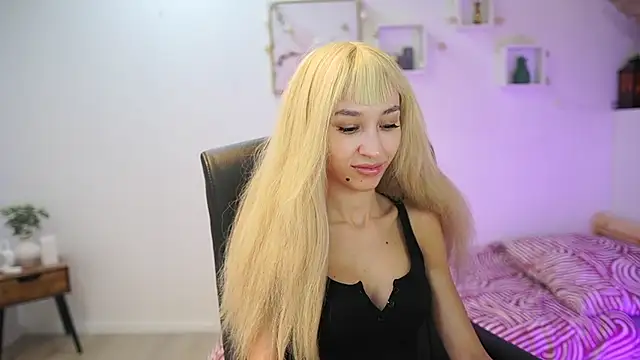 Amai  Liu online show from 11/24/25, 07:13