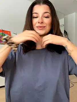 Mia-Minou online show from 01/06/26, 11:03