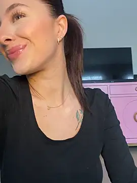 Mia-Minou online show from 02/10/26, 10:52