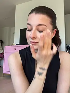 Mia-Minou online show from 03/05/26, 11:17