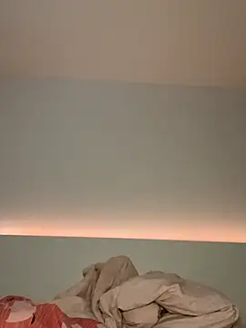 Mia-Minou online show from 03/15/26, 09:37