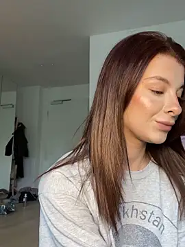 Mia-Minou online show from 04/20/26, 08:06