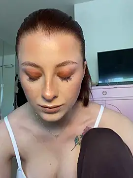 Mia-Minou online show from 04/22/26, 07:11