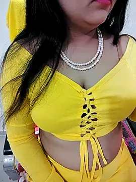 Snapshot of SHUBHI880 chatting on 02/14/25, 08:21 SHUBHI880 online show from 02/14/25, 08:21
