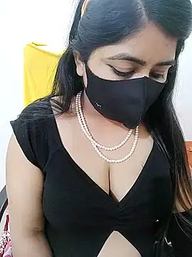 Snapshot of SHUBHI880 chatting on 03/06/25, 12:00 SHUBHI880 online show from 03/06/25, 12:00