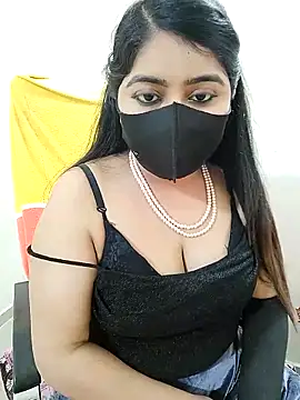 Snapshot of SHUBHI880 chatting on 03/15/25, 12:24 SHUBHI880 online show from 03/15/25, 12:24