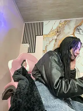 Snapshot of Isabella_21x chatting on 02/18/26, 01:23 Isabella 21x online show from 02/18/26, 01:23