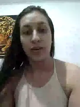 Snapshot of dulccemaria24 chatting on 05/08/26, 01:00 dulccemaria24 online show from 05/08/26, 01:00