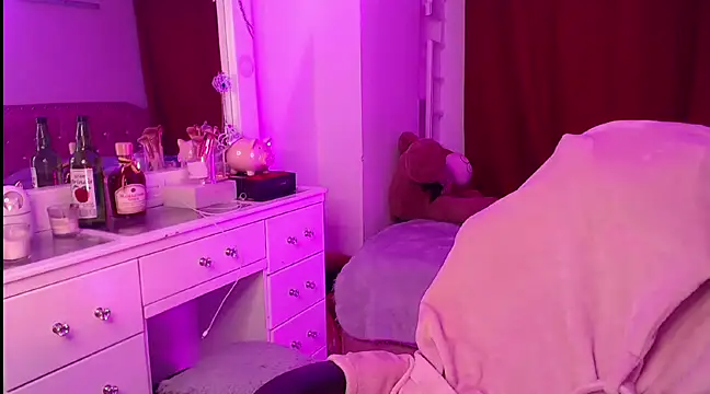 Snapshot of Beamber_ chatting on 01/11/25, 05:52 Beamber online show from 01/11/25, 05:52