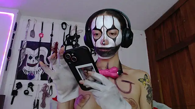 Eloise-brown online show from 01/04/25, 11:59