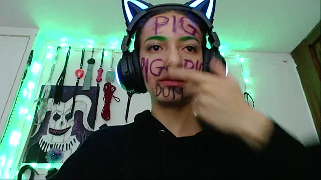 Eloise-brown online show from 03/14/25, 11:32