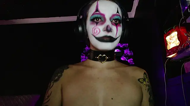 Eloise-brown online show from 12/04/25, 07:44