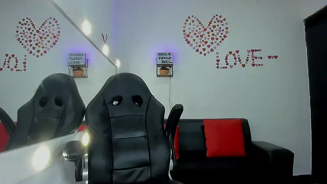 roxanne jones1 online show from 03/18/25, 01:43