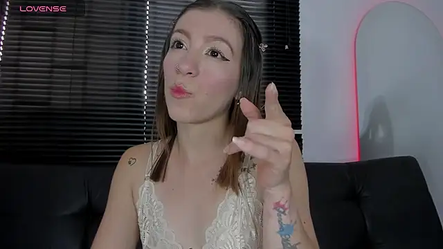 roxanne jones1 online show from 04/22/26, 09:27