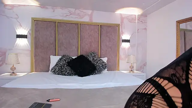 Snapshot of MadelineJones chatting on 03/12/25, 09:13 MadelineJones online show from 03/12/25, 09:13